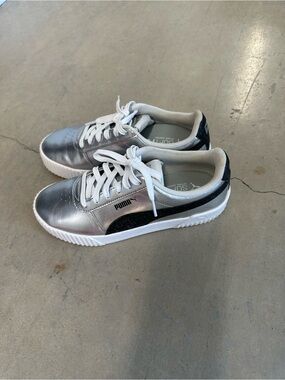 Puma Silver Metallic & Black Accent Low-Top Sneakers